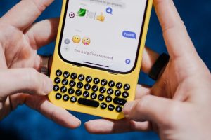 Top-Selling Gadgets of 2025 and What Makes Them Popular